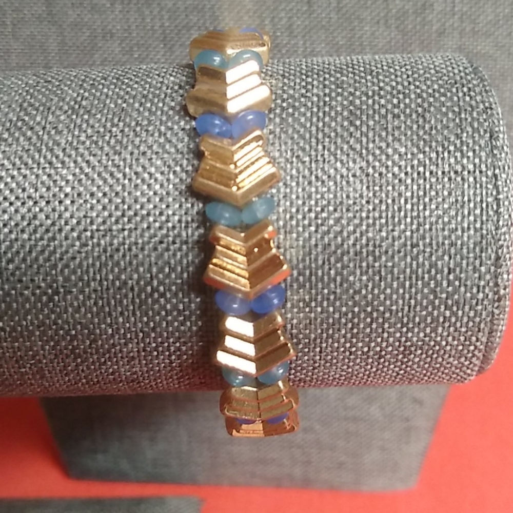 😻 3 For $15 Blue Chevron Style Stretch Bracelet - Picture 1 of 3